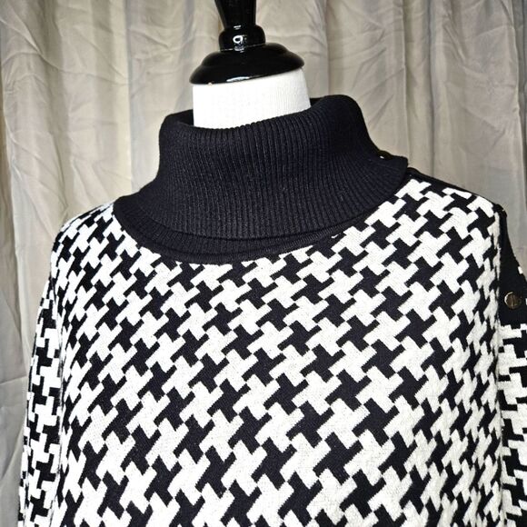 Chico's Houndstooth Linen Blend Turtleneck Midweight Asymmetrical Knit Cape - Picture 5 of 11